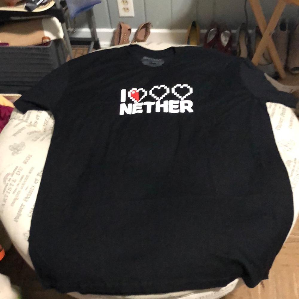 Mojang I ❤️ Nether black tee size 2X